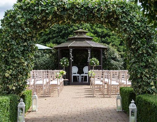 Tewinbury Farm Hotel Buitenkant foto