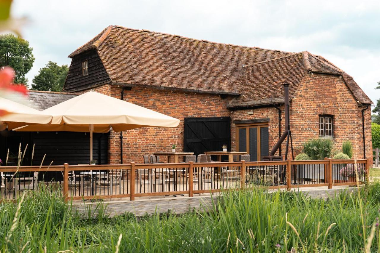 Tewinbury Farm Hotel Buitenkant foto