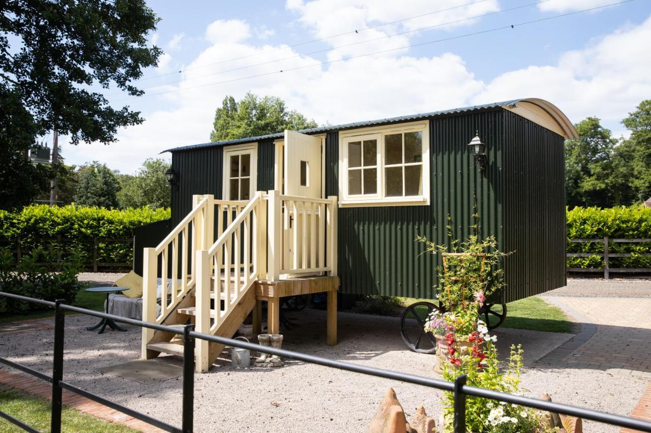 Tewinbury Farm Hotel Buitenkant foto