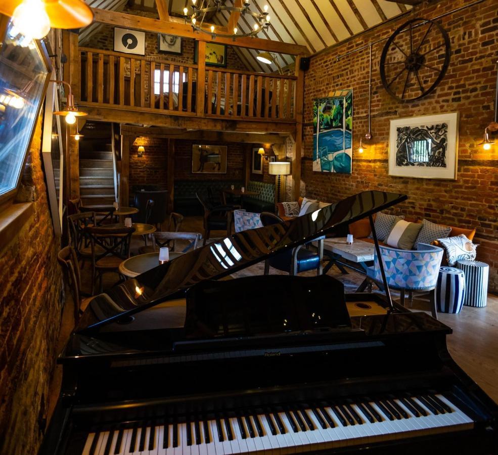 Tewinbury Farm Hotel Buitenkant foto