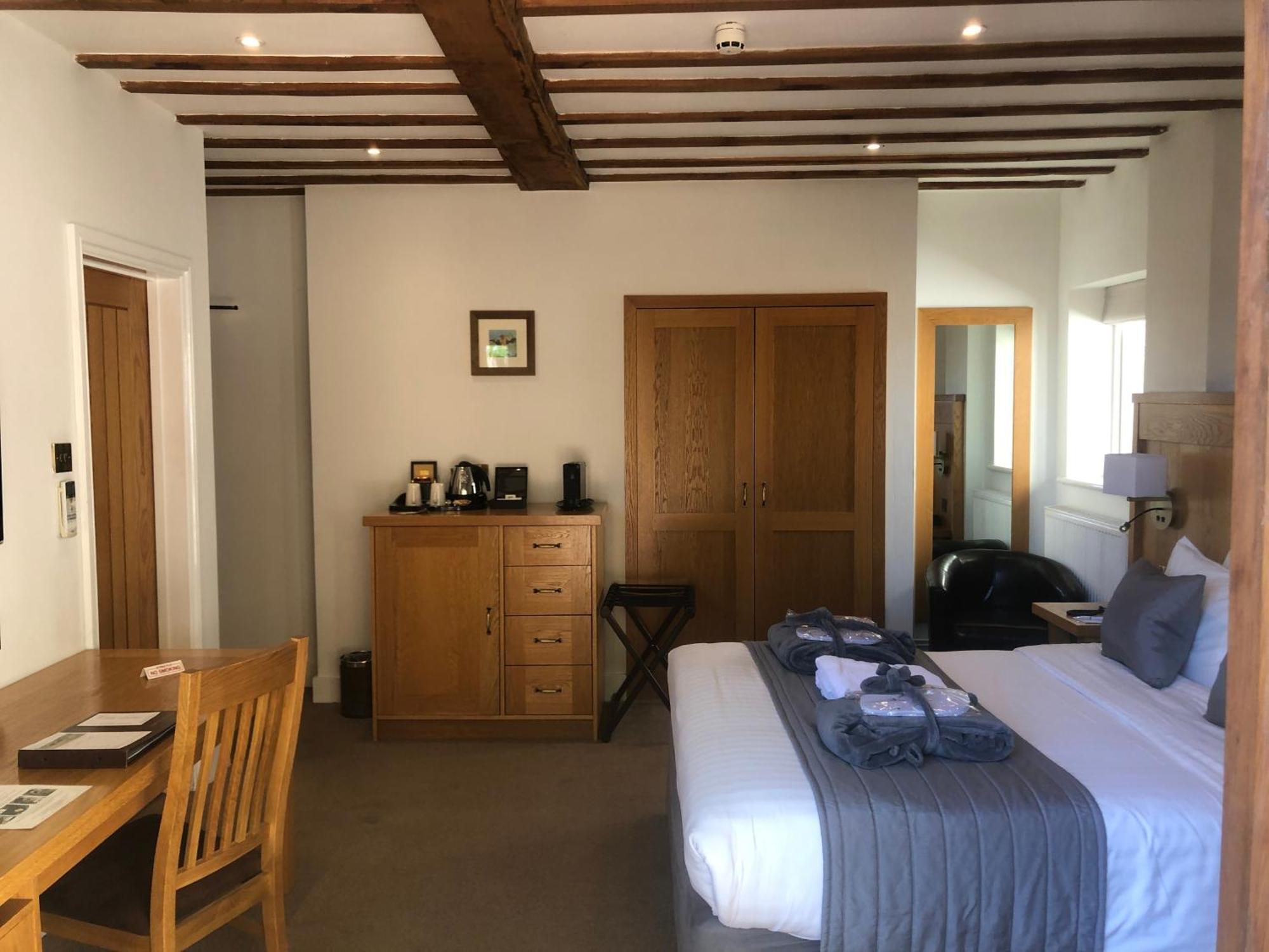 Tewinbury Farm Hotel Kamer foto