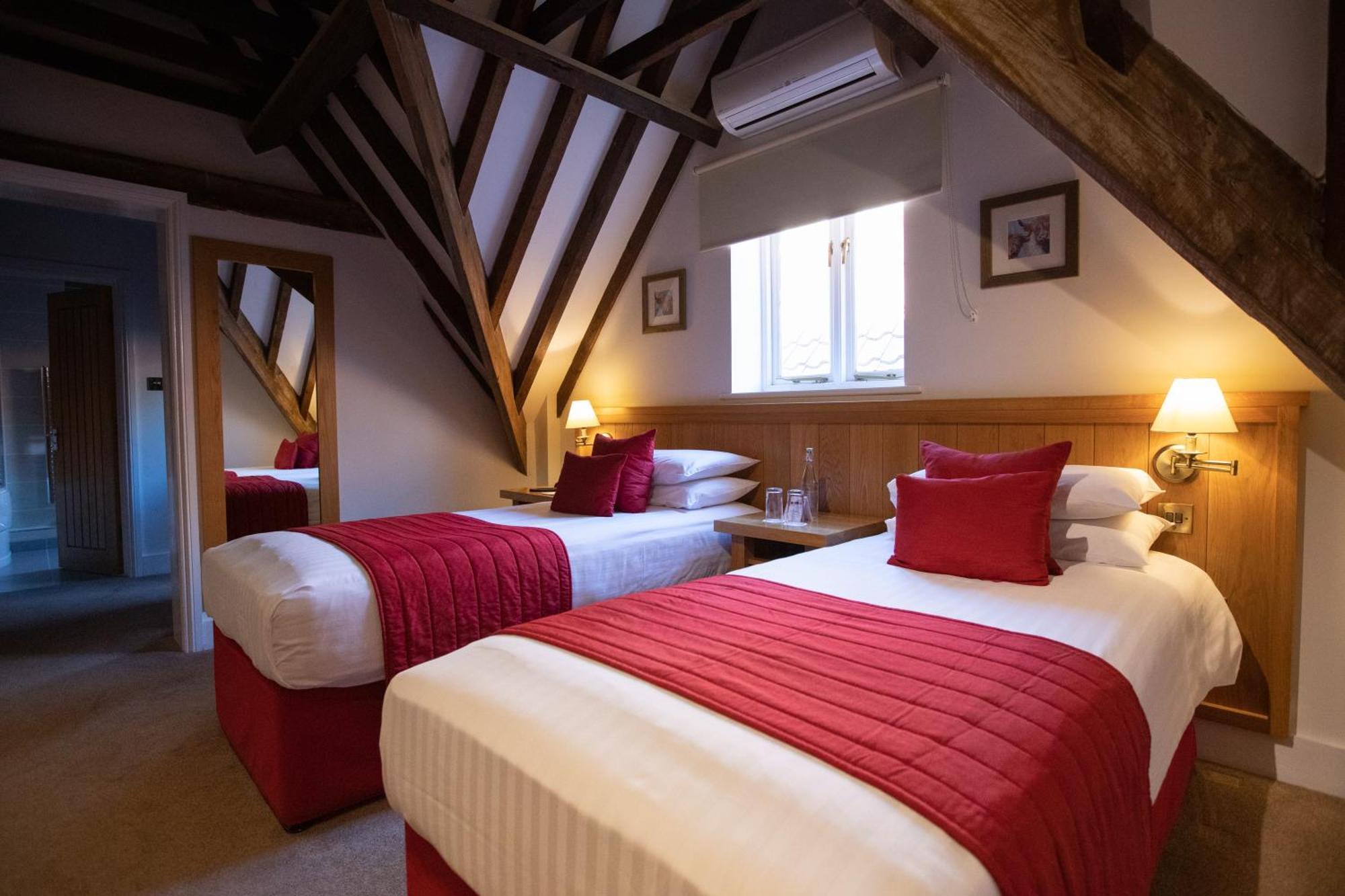 Tewinbury Farm Hotel Kamer foto