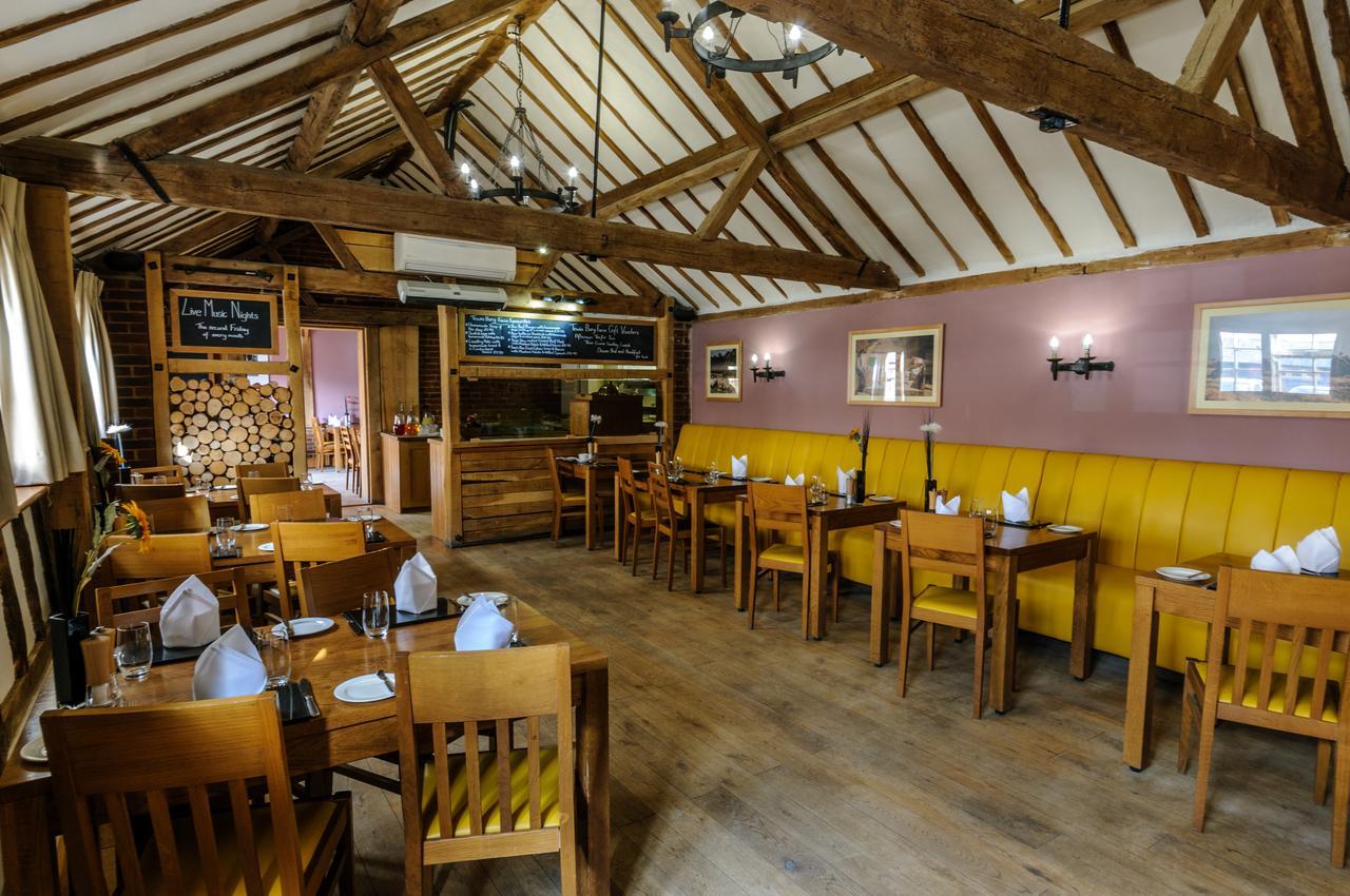 Tewinbury Farm Hotel Buitenkant foto