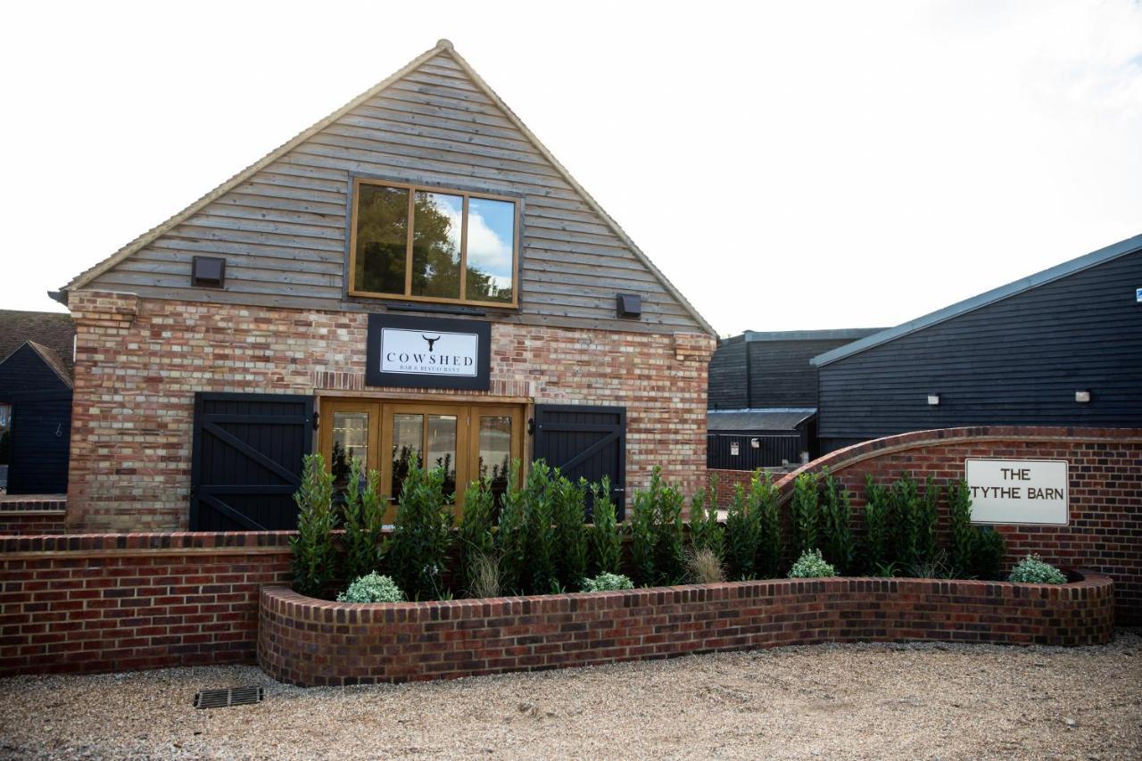Tewinbury Farm Hotel Buitenkant foto